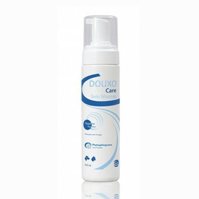 Soin mousse entretien pour chien et chat Douxo flacon de 200 ml